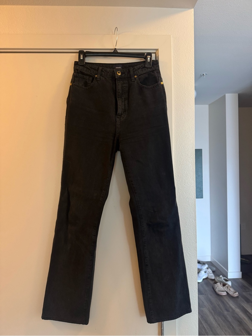 KHAITE Black Straight-Leg Danielle Jeans